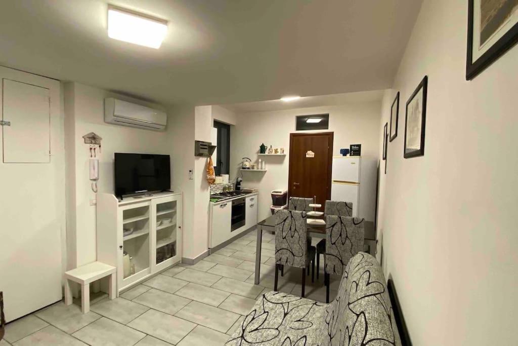 Sweet Home Apartment City Center Catánia Buitenkant foto